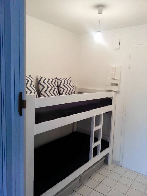 Family-friendly studio with patio | Sea view | Beach nearby | Pets are welcome — photo 2
