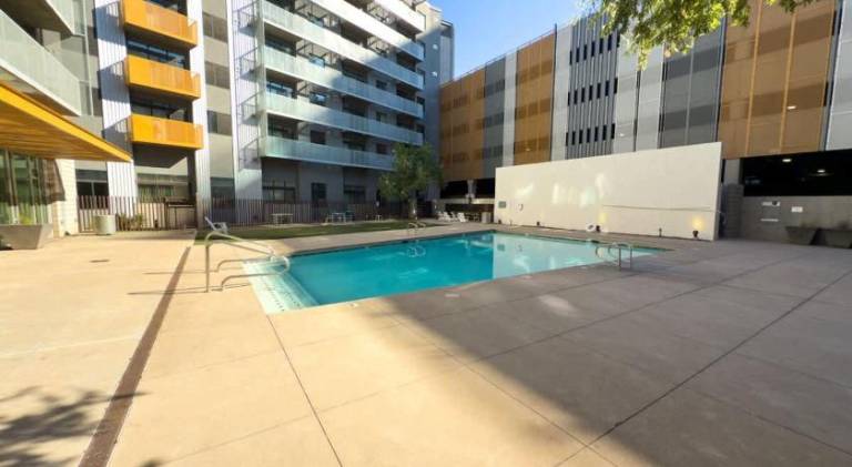 Apartment with pool — photo 5