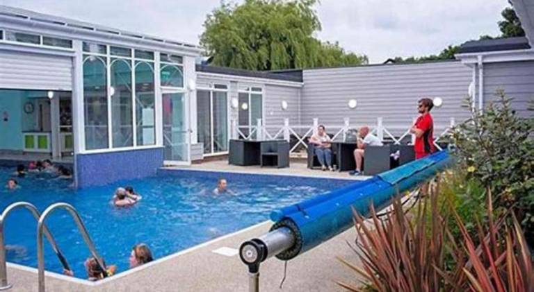 Place2bee, Family & Pet Friendly 6 Berth Caravan, Manor Park Hunstanton — photo 3