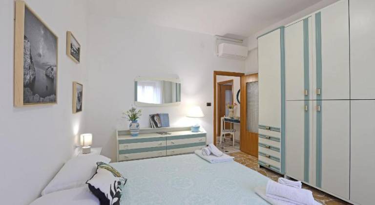 Apartment with 2 rooms for 4 persons — photo 2