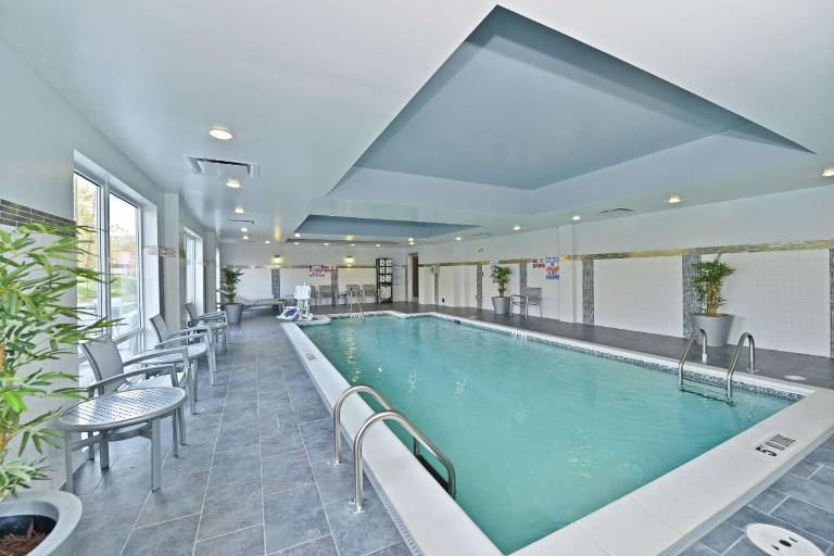 Hampton Inn & Suites Greensboro/Coliseum Area — photo 5