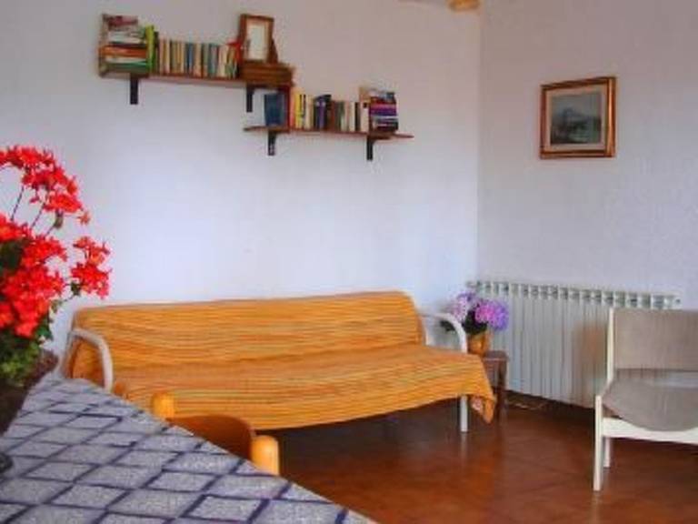 Holiday apartment with patio — photo 2