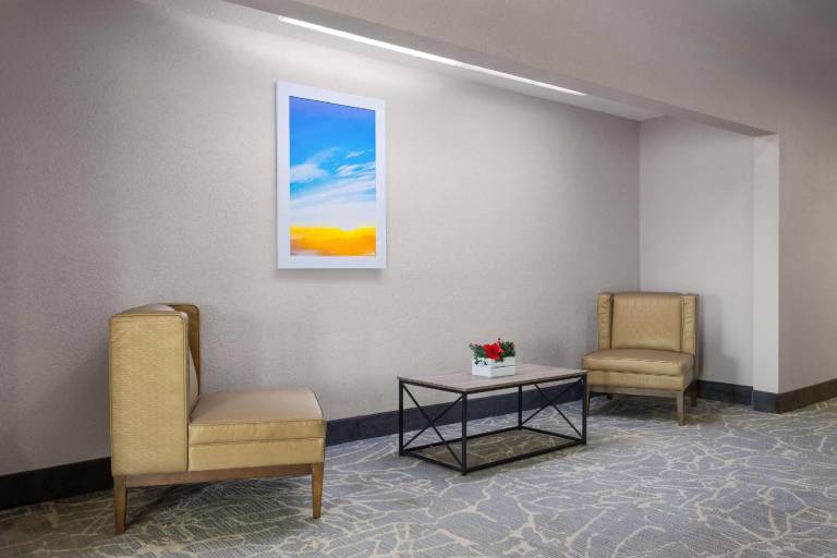 Days Inn by Wyndham Rawlins — photo 3