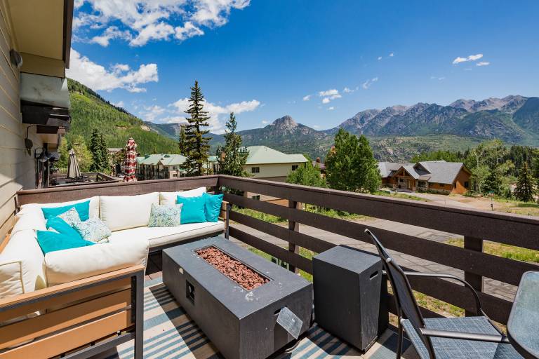 Family-friendly big house with heated pool, fast internet & jacuzzi | Mountain view | Close to the ski | Pet-friendly — photo 2