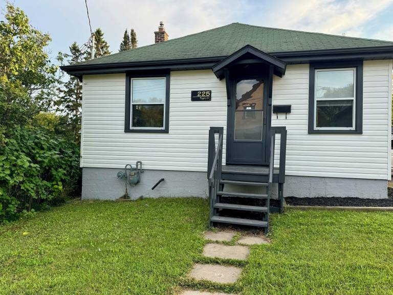 House Thunder Bay