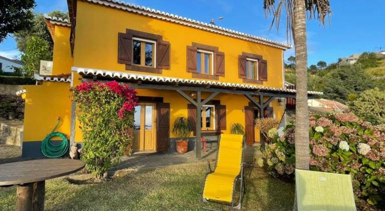 Charming vacation home | Pets are welcome in Calheta