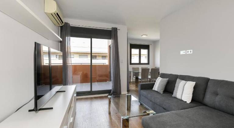 Apartment with private pool, garden & patio | Pet-friendly — photo 2