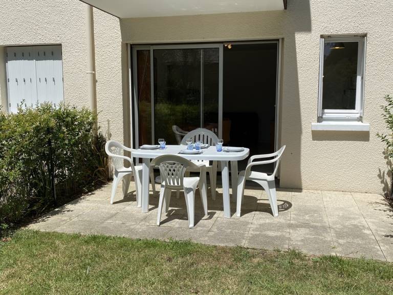 Cozy Garden-Level Studio Near Beach in Cabourg – Pet Friendly, Sleeps 4 — photo 3