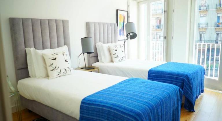 Apartment with pool & terrace | Next to São Jorge Castle — photo 2