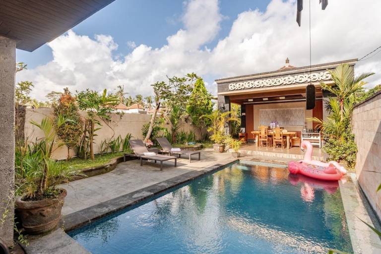 Villa with terrace, pool & garden in Tegallalang