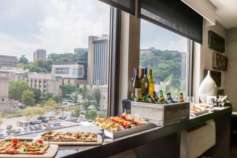 Courtyard by Marriott Pittsburgh University Center in Pittsburg, PA