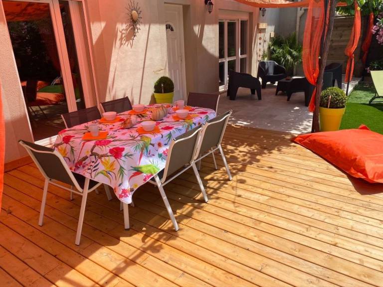 Vacation home with private pool, grill & yard | Dogs allowed — photo 3