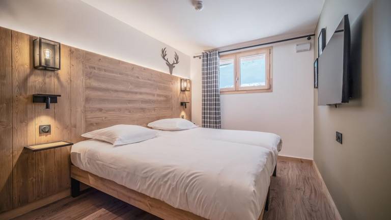 Wifi, 100m from resort center, 3rd floor, fitness, swimming pool, sauna, hammam, parking, tv in Montvalezan