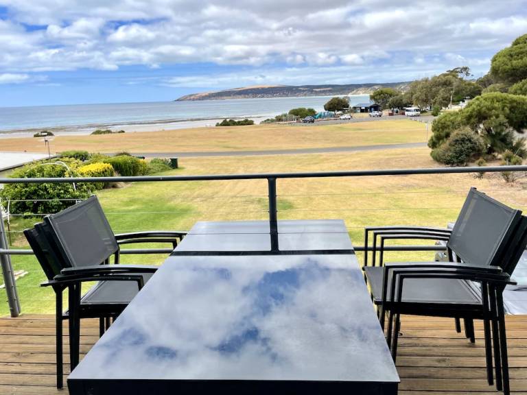 House  Emu Bay