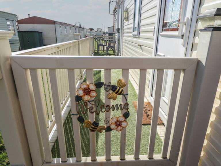 Children-friendly cottage with yard | Beach view | Pets allowed — photo 2