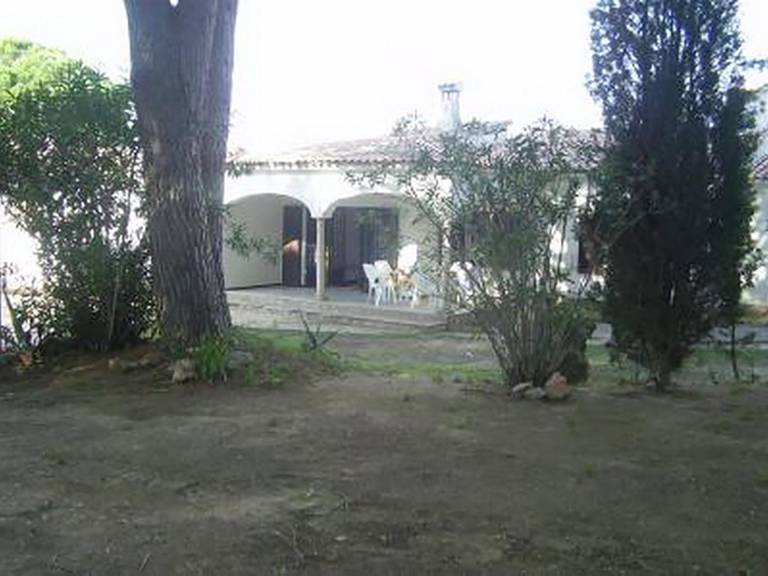 Villa with barbecue, garden & pool — photo 4