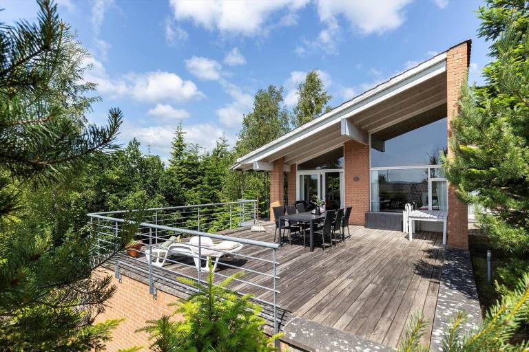House with BBQ, patio & hot tub — photo 2