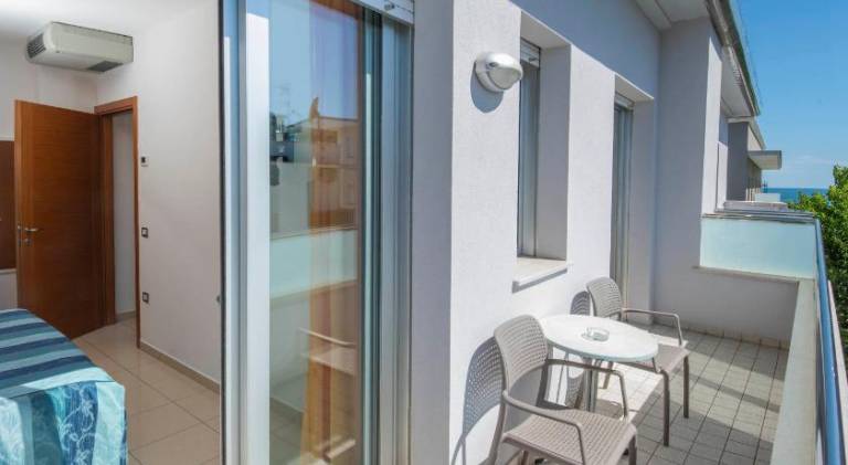 Serviced apartment with patio | Suitable for remote work — photo 5