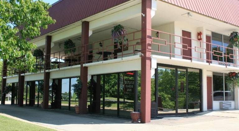 Passion Play Road Inn - Formerly Statue Road Inn — photo 2