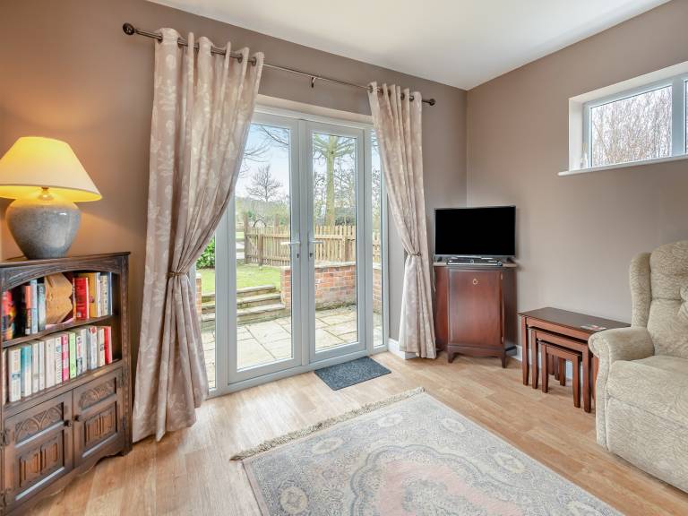Child-friendly pleasant cottage with yard | Pets are welcome — photo 3