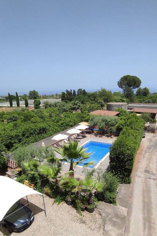 Rental apartment with barbeque, pool & terrace — photo 4