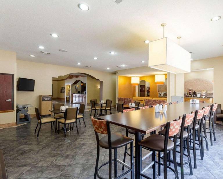 Comfort Inn & Suites Burnet — photo 3