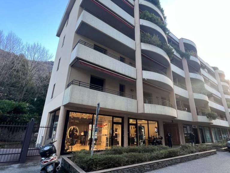 Family-oriented lovely apartment with patio & jacuzzi | Next to Como Cathedral | City view | Pets are welcome — photo 3