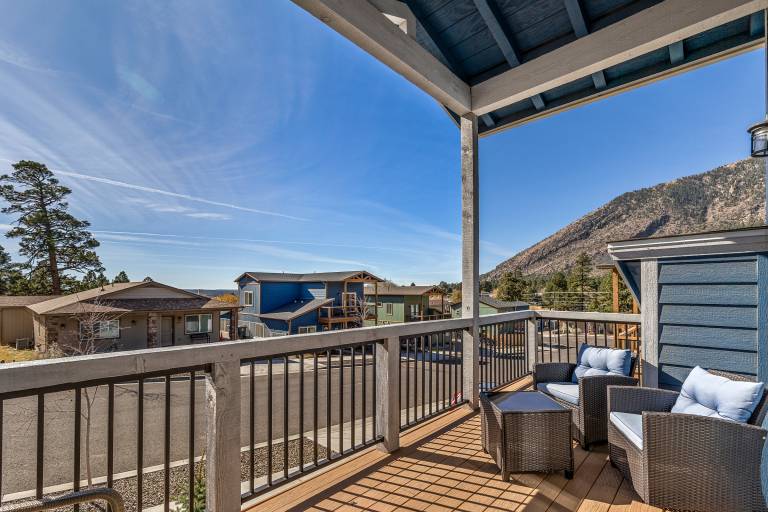 Children-friendly pleasant vacation home with hot tub | Mountain view | Pets allowed — photo 3