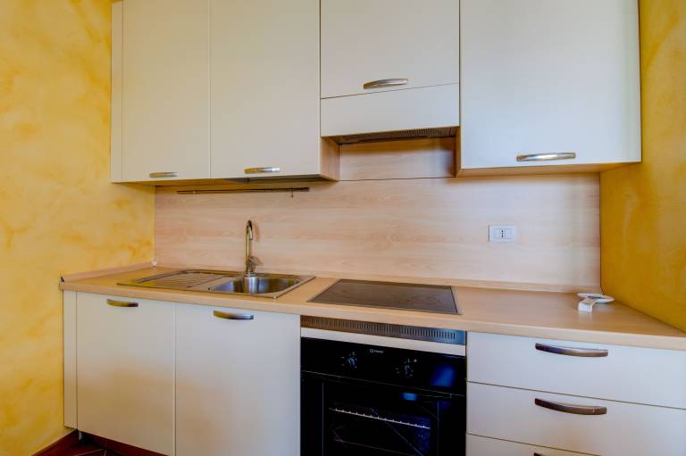 On Lakeside with 3 Pools and Tennis Courts - Apartment Azzurro — photo 4