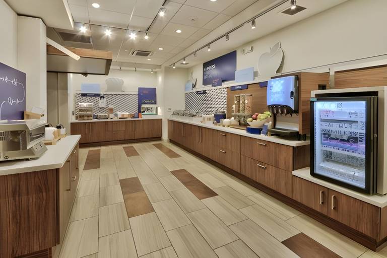 Holiday Inn Express & Suites Roswell By IHG — photo 3