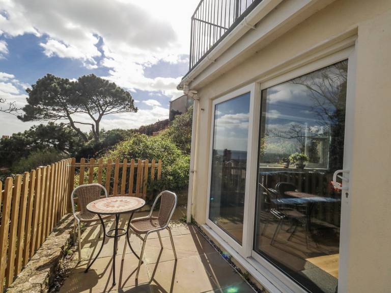 Cottage with garden | Beach view — photo 3