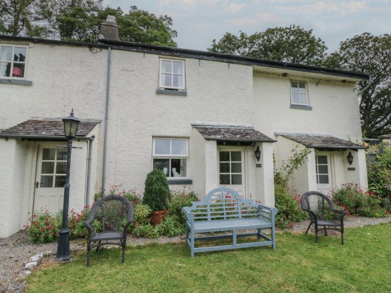Cottage with yard in Grange-over-Sands
