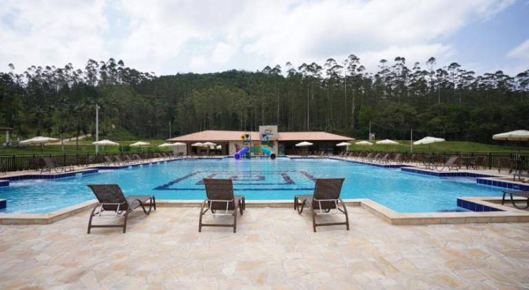 Vacation home with pool, garden & hot tub — photo 3