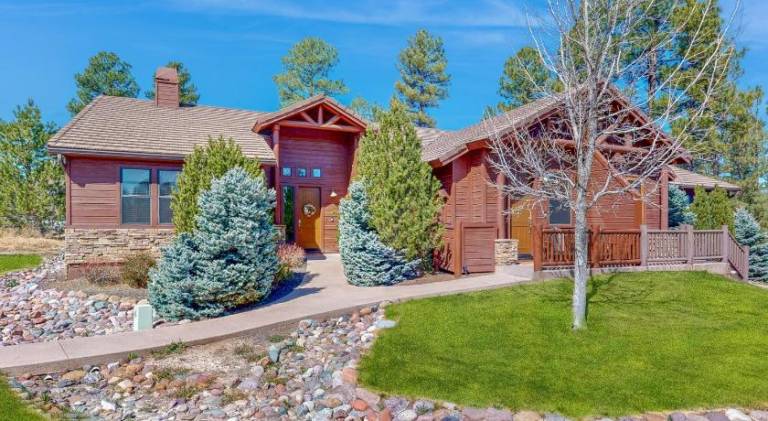 Charming house with jacuzzi | Pets allowed in Show Low, AZ