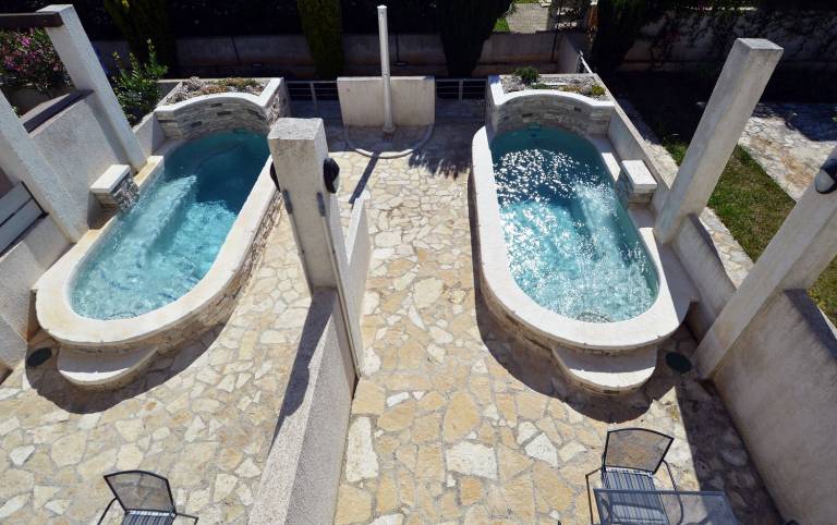 Beautiful villa 400 meters to beach with 2 pools in Medulin