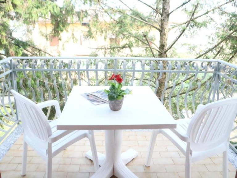 Practical one-bedroom flat for 3 guests in Lignano — photo 2
