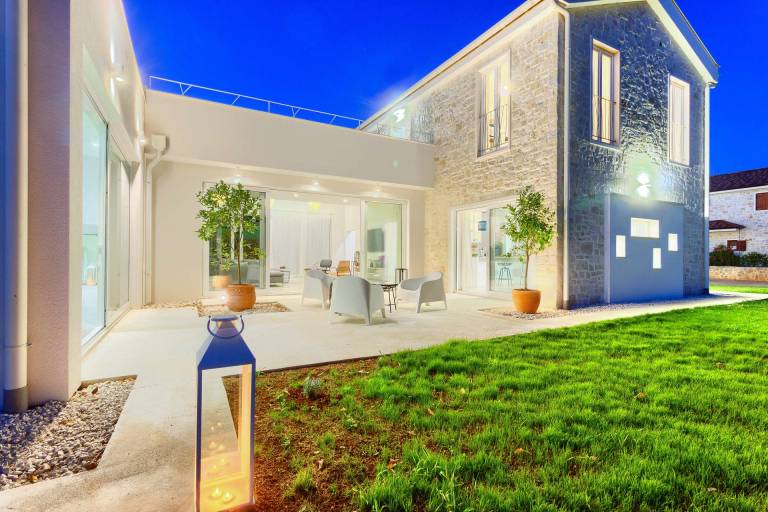 Villa Joyful Living - with 4 bedrooms and an indoor pool, minutes away from the beach by MyWaycation — photo 2