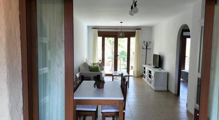 Rental apartment with pool & yard — photo 2