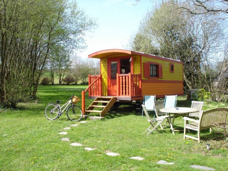 Gite with BBQ & yard in Morlaix
