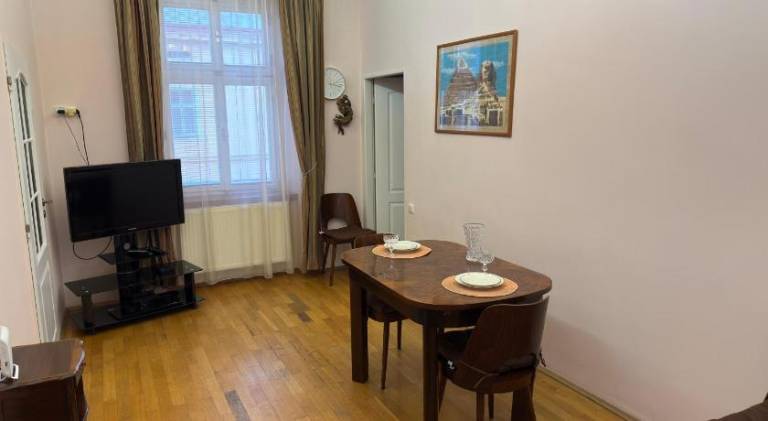 Beautiful rental apartment | Next to Prague astronomical clock | Dogs allowed — photo 2