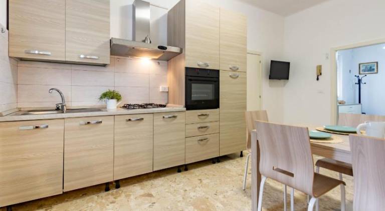 Rental apartment with 2 rooms for 6 persons — photo 2