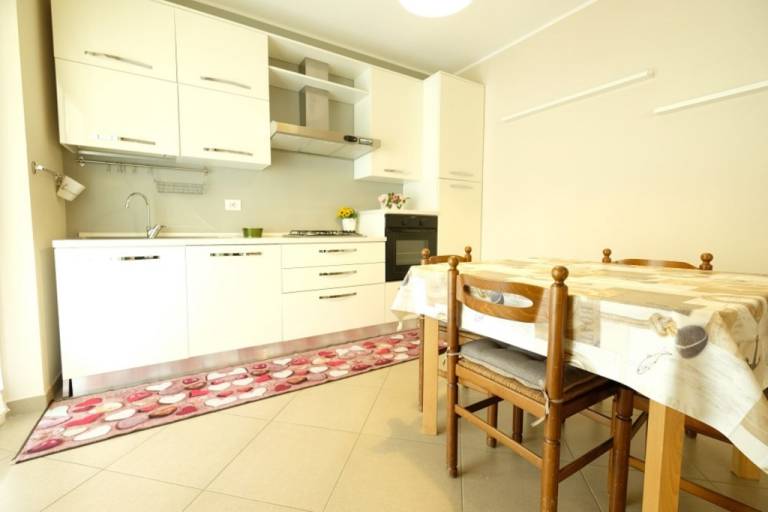 Apartment with 2 rooms for 4 persons — photo 4