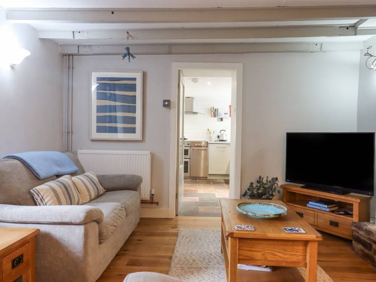 Family-oriented cottage with yard | Beach view | Pets are welcome — photo 5