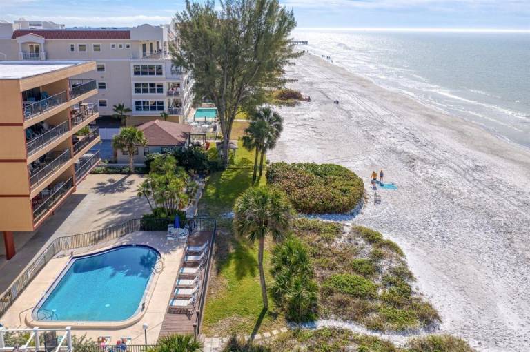 Condo  Redington Shores