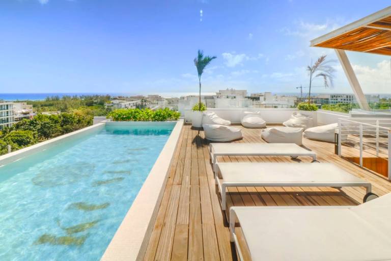 Amazing 1BR partial Ocean View close the Beach