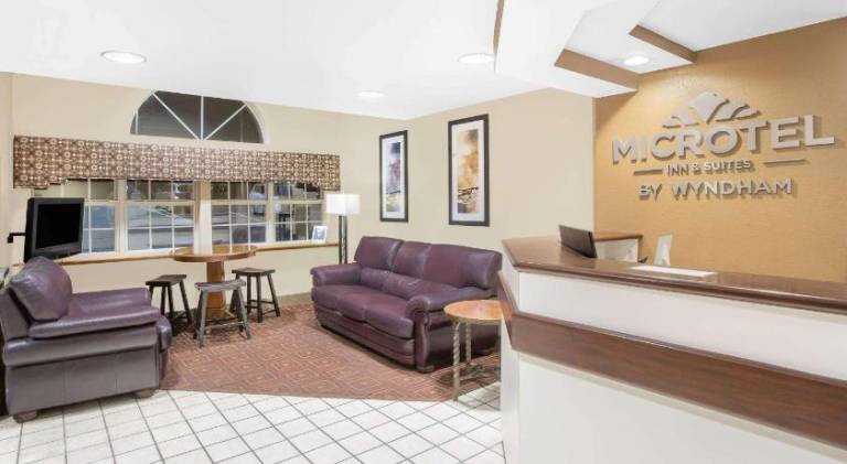 Microtel Inn & Suites by Wyndham Franklin — photo 2