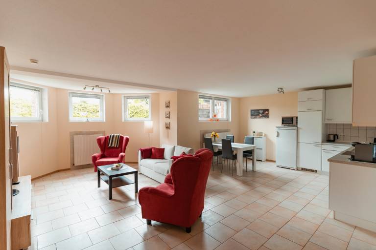 Family-oriented pleasant rental apartment | Dogs allowed — photo 2