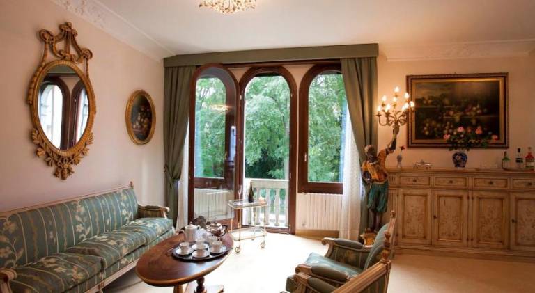 Apartment with hot tub | Near Rialto Bridge — photo 2