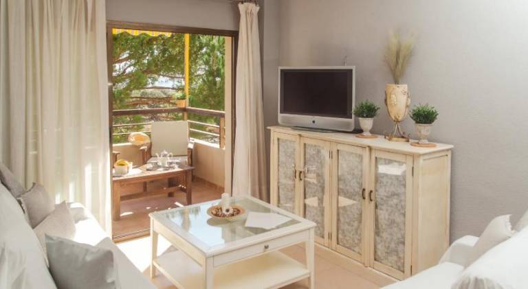 Rental apartment with pool, BBQ & garden | Close to the beach | Pet-friendly — photo 2