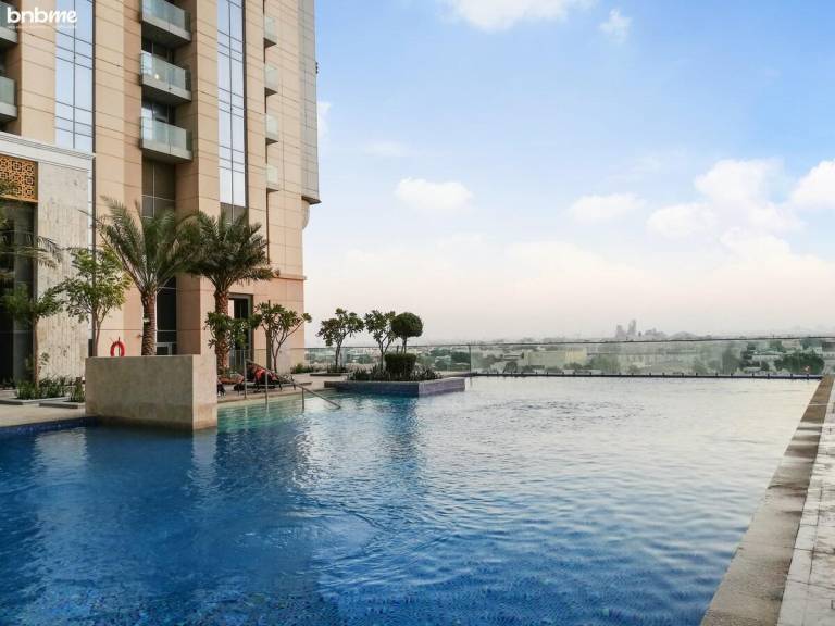 Fully equipped spacious holiday apartment with pool | Suitable for remote work | Dogs allowed in Dubai